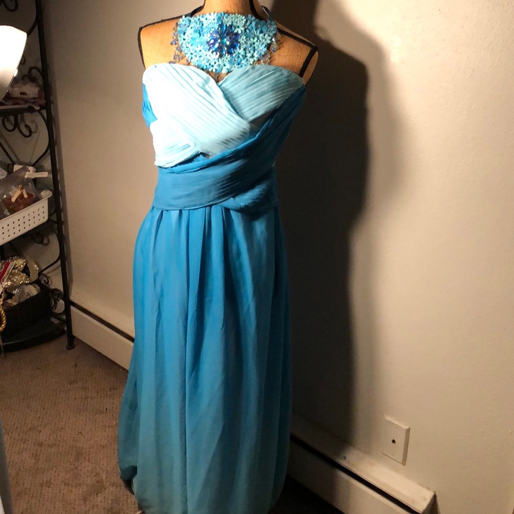 Dress - Picture 2 of 3